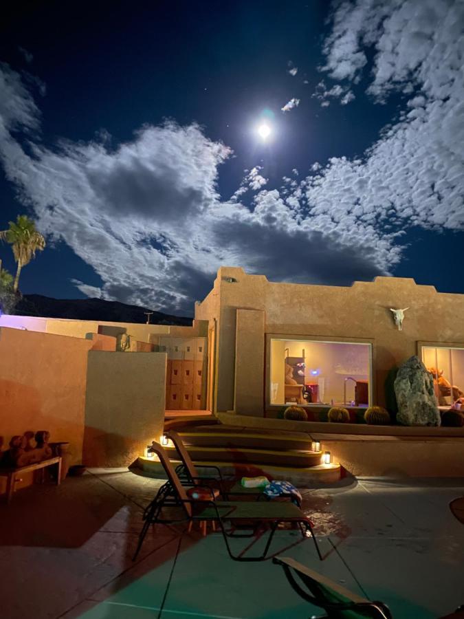 Mi Kasa Hot Springs 420,Adults Only, Clothing Optional Otel Desert Hot Springs Dış mekan fotoğraf