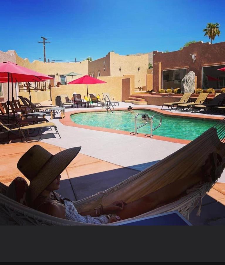 Mi Kasa Hot Springs 420,Adults Only, Clothing Optional Otel Desert Hot Springs Dış mekan fotoğraf