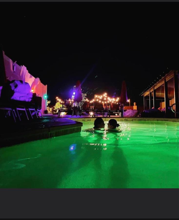 Mi Kasa Hot Springs 420,Adults Only, Clothing Optional Otel Desert Hot Springs Dış mekan fotoğraf
