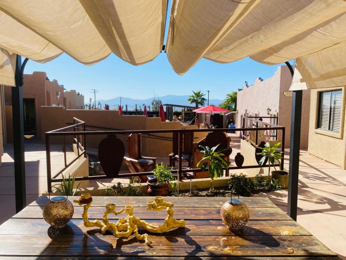Mi Kasa Hot Springs 420,Adults Only, Clothing Optional Otel Desert Hot Springs Dış mekan fotoğraf