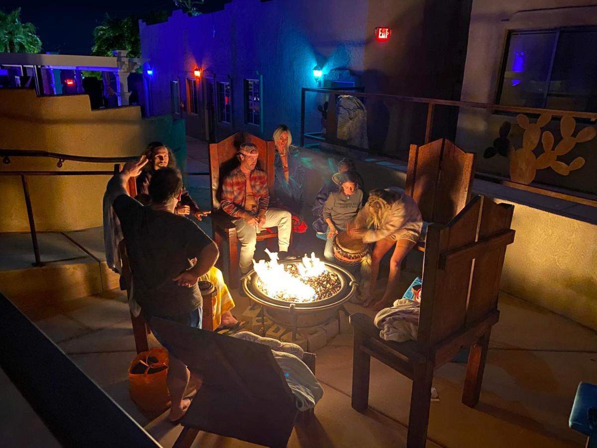 Mi Kasa Hot Springs 420,Adults Only, Clothing Optional Otel Desert Hot Springs Dış mekan fotoğraf