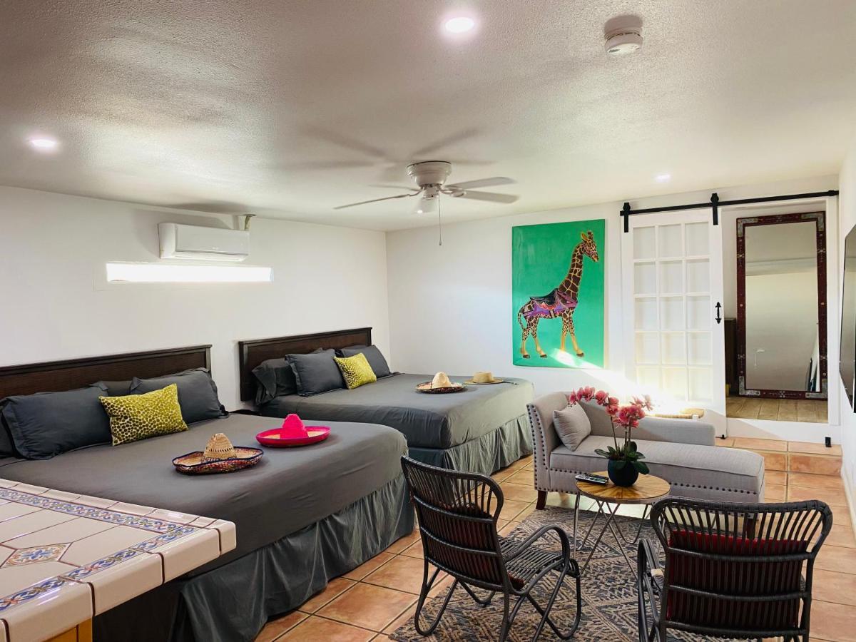 Mi Kasa Hot Springs 420,Adults Only, Clothing Optional Otel Desert Hot Springs Oda fotoğraf