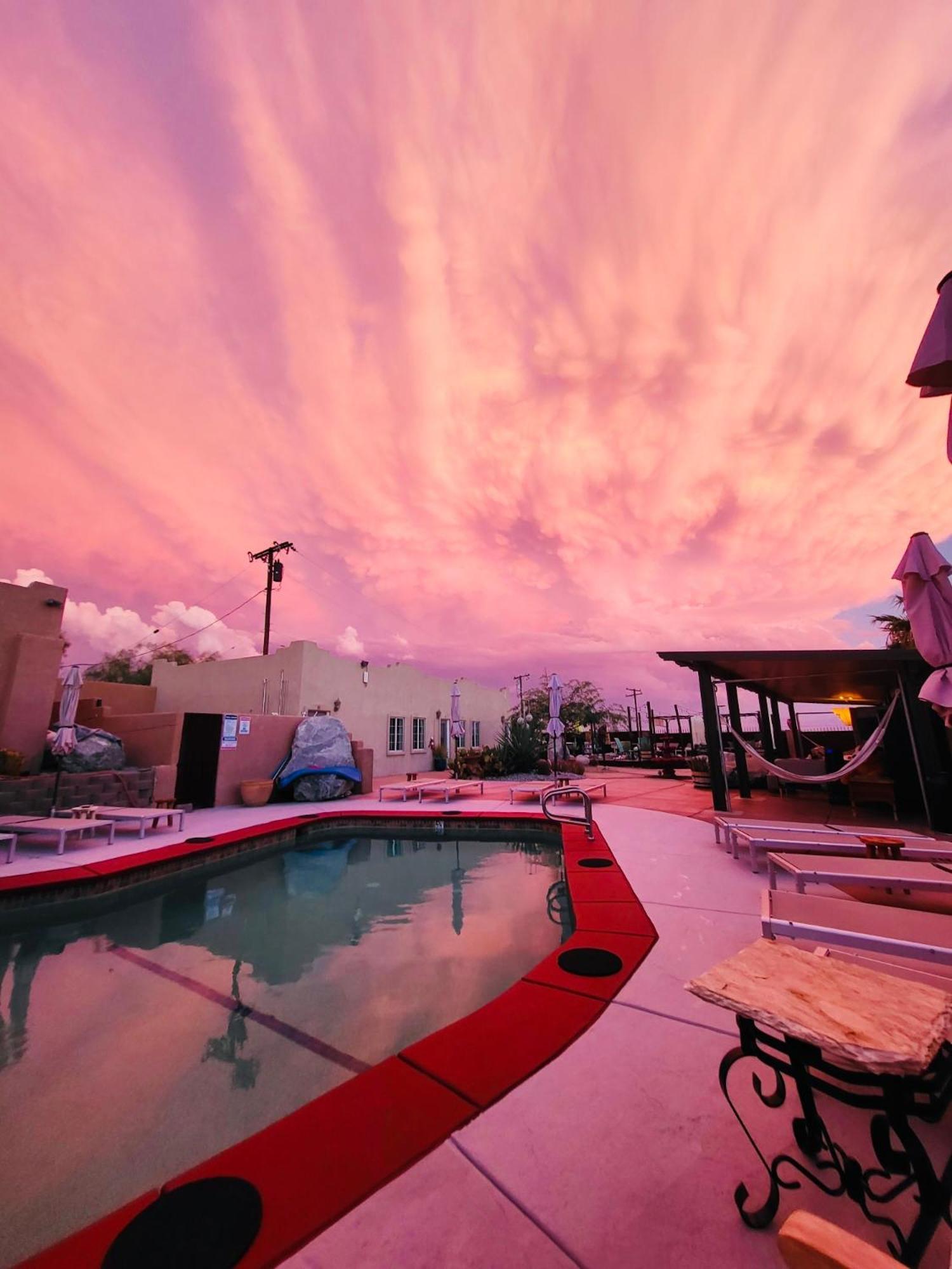 Mi Kasa Hot Springs 420,Adults Only, Clothing Optional Otel Desert Hot Springs Dış mekan fotoğraf