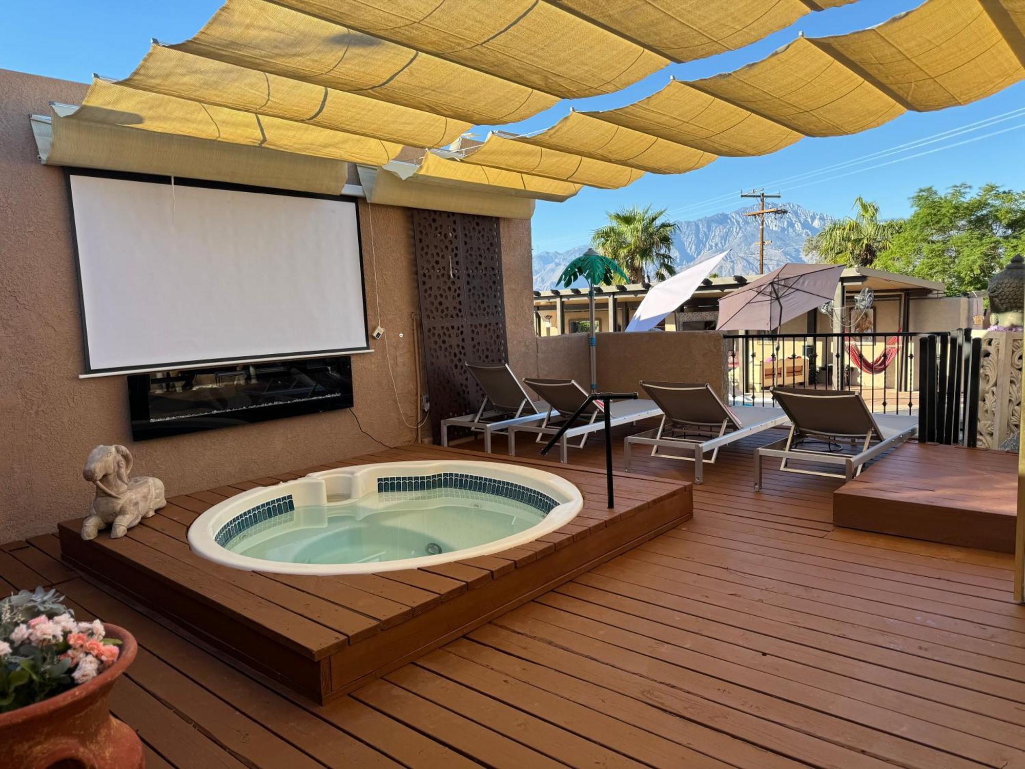 Mi Kasa Hot Springs 420,Adults Only, Clothing Optional Otel Desert Hot Springs Dış mekan fotoğraf
